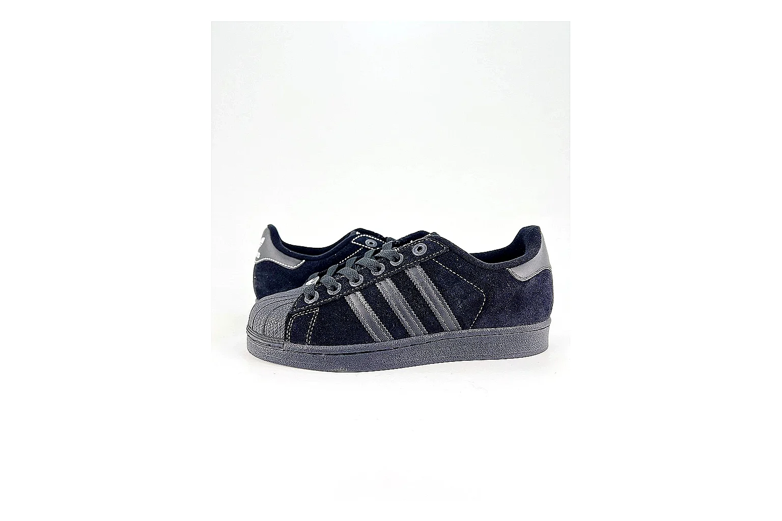 kakofindlist.com Adidas Terrace Black White budget shortlist note six-photo gallery thumbnail 2