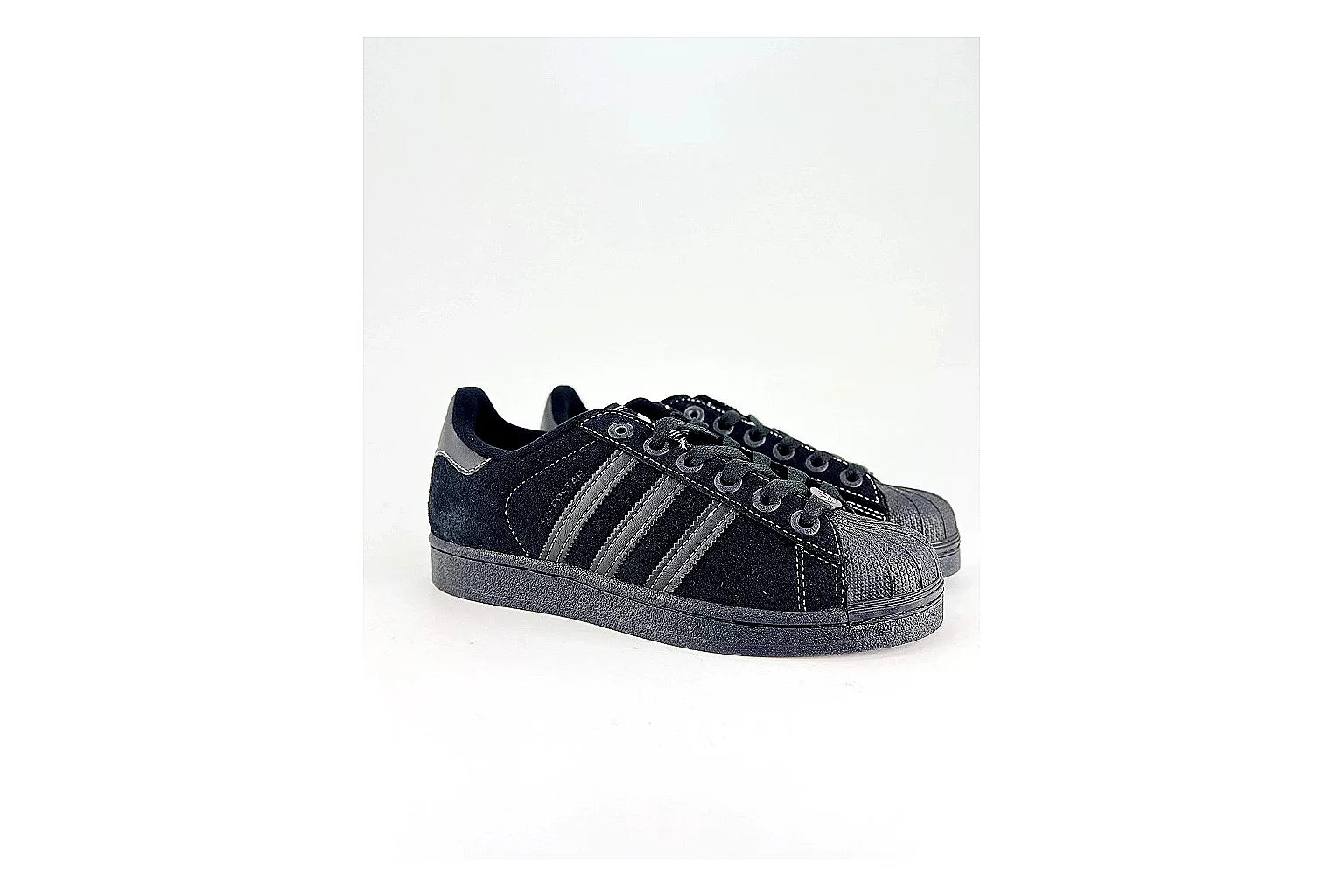 kakofindlist.com Adidas Terrace Black White budget shortlist note six-photo gallery thumbnail 3