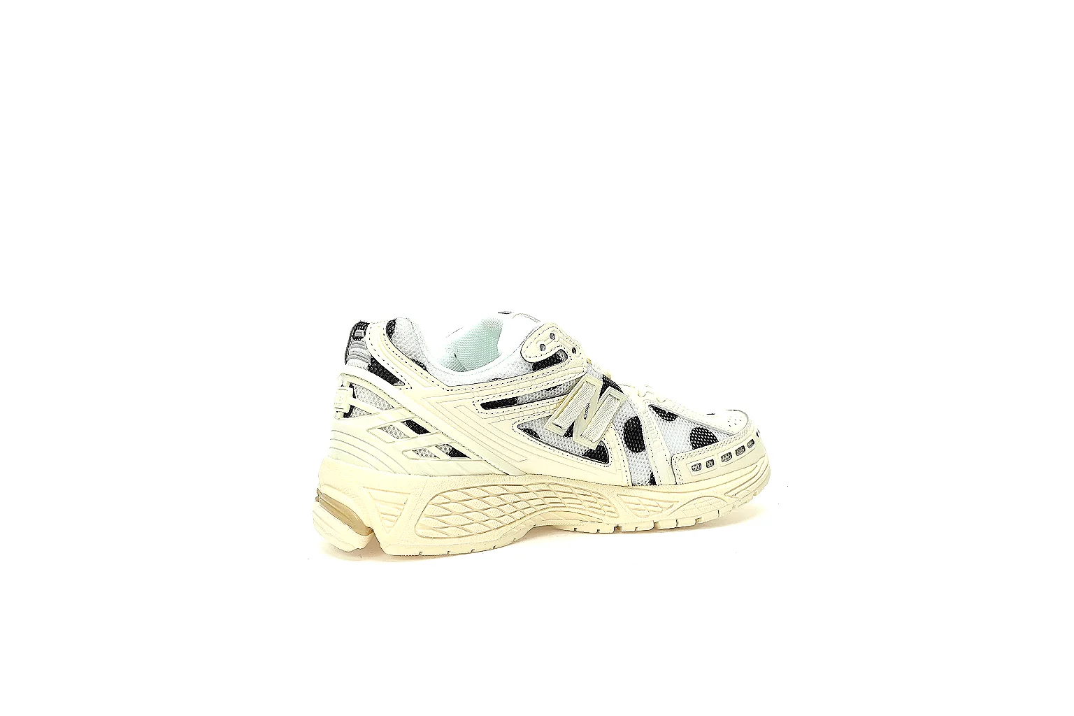 Kako Find List budget photos for Asics Cream Black Gel Runner Sneaker thumbnail 3
