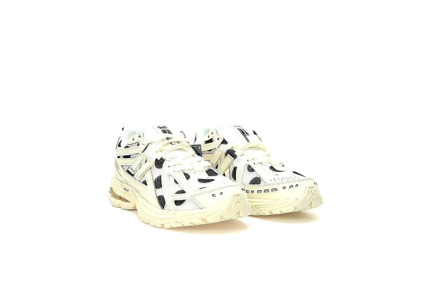 Kako Find List budget photos for Asics Cream Black Gel Runner Sneaker thumbnail 6