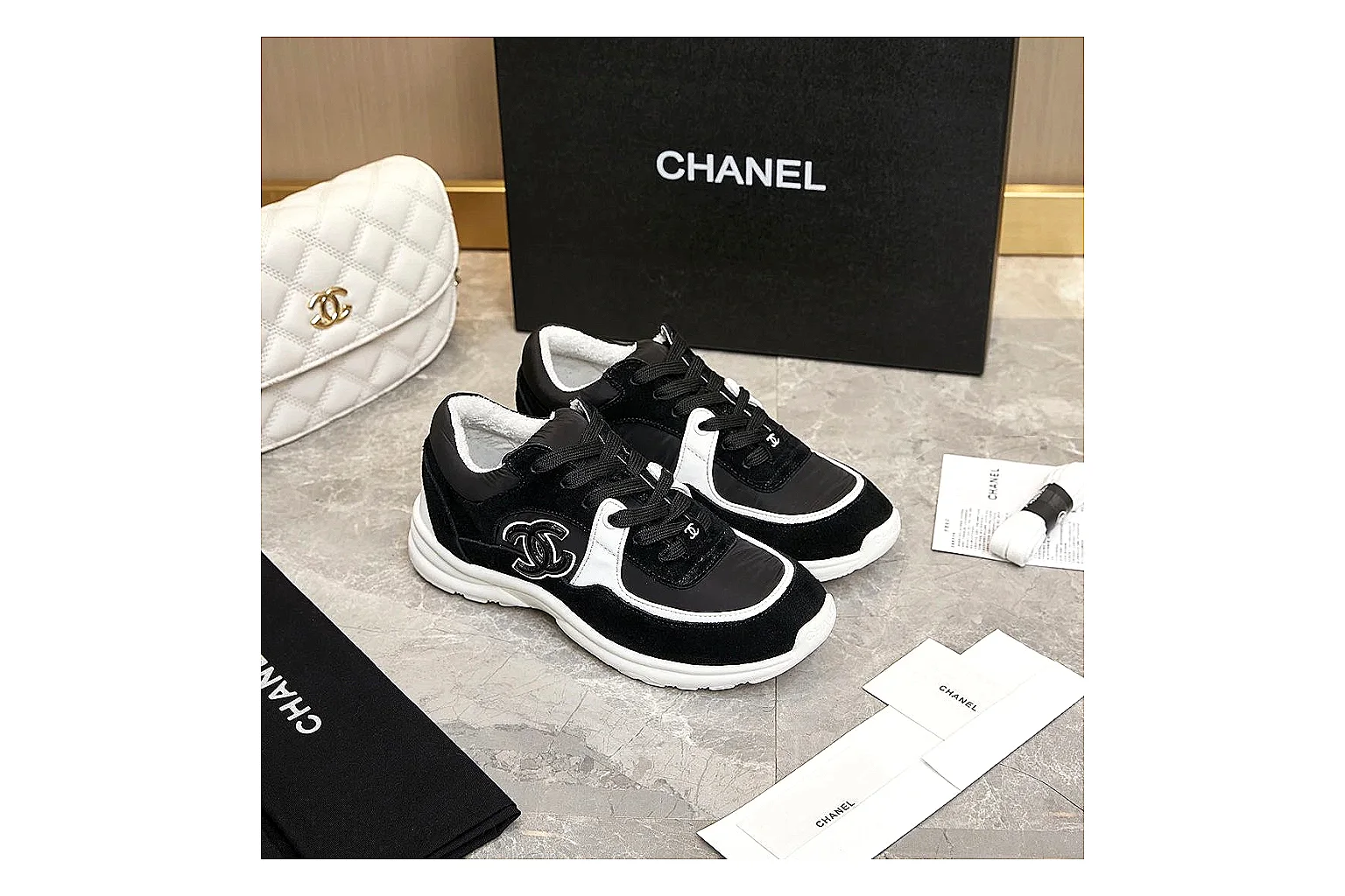 kakofindlist.com Chanel Black White CC Runner 2802 Black White runner product image thumbnail 3