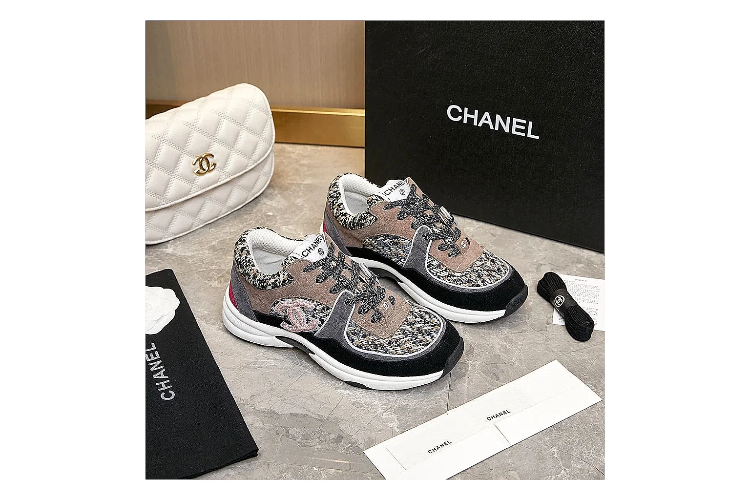 kakofindlist.com Chanel Grey Pink CC Runner 2853 Grey Pink runner product image thumbnail 2