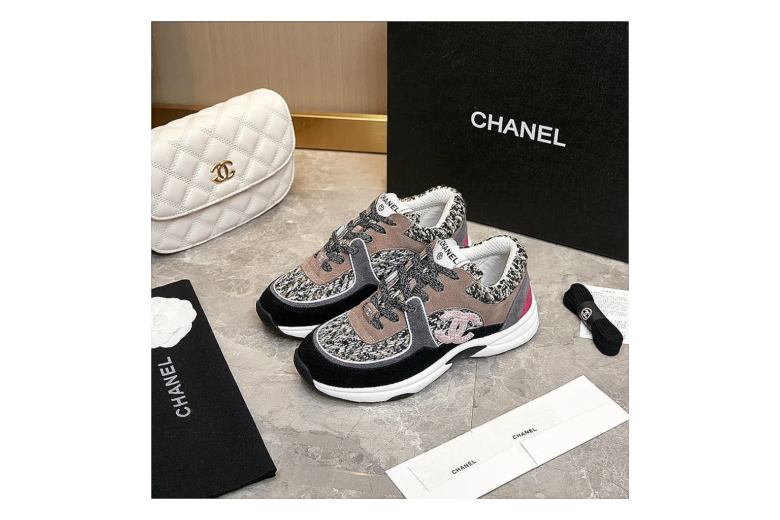 kakofindlist.com Chanel Grey Pink CC Runner 2853 Grey Pink runner product image thumbnail 3
