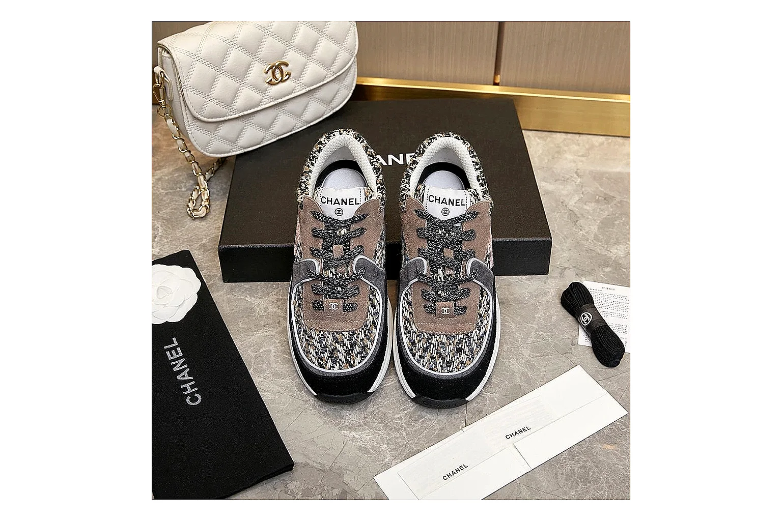 kakofindlist.com Chanel Grey Pink CC Runner 2853 Grey Pink runner product image thumbnail 4