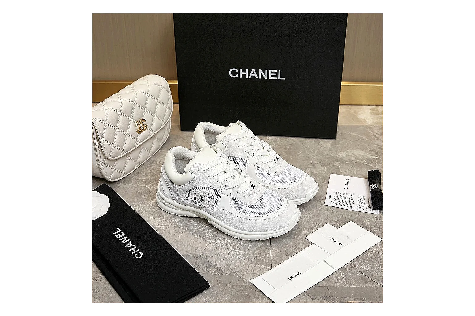 kakofindlist.com Chanel White CC Runner 2774 White runner product image thumbnail 3