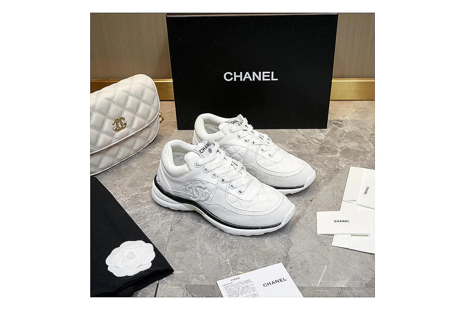 kakofindlist.com Chanel White CC Runner 2873 White runner product image thumbnail 2