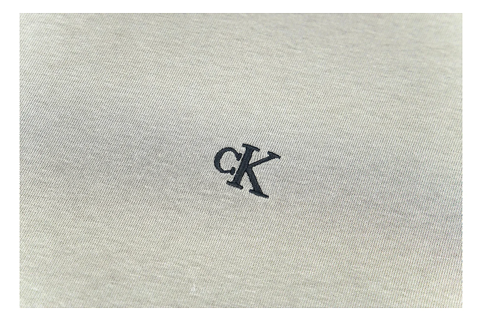 kakofindlist.com Calvin Klein Grey Small Logo Logo Tee 0554 Grey Small Logo short-sleeve-tee product image thumbnail 4