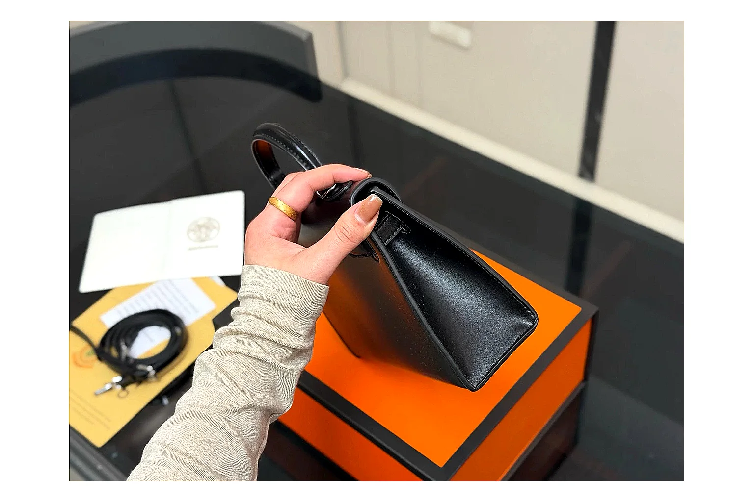 Louis Vuitton Wallet On Chain Black budget find photo showing black leather compact wallet bag, chain strap, flap body, and neat luxury hardware thumbnail 4