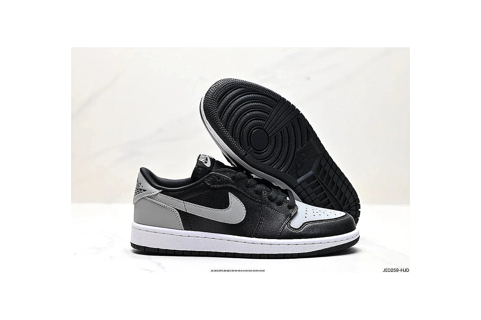 kakofindlist.com Black White Low Top Runner Low Top budget shortlist note six-photo gallery thumbnail 5
