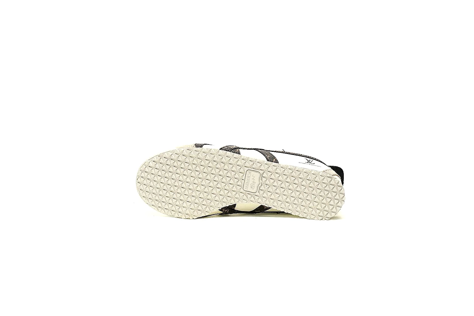 Cream Louis Vuitton low trainer in CNY 460 price band with patterned stripes thumbnail 4