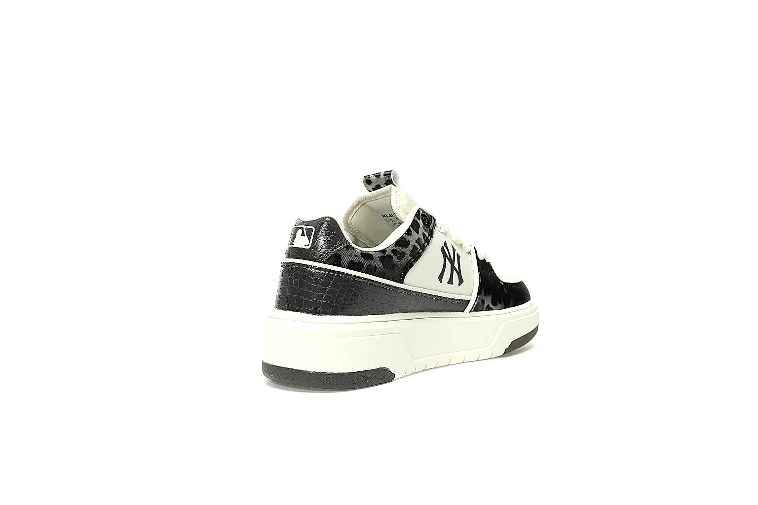 Kako Find List budget photos for New Balance Black White Runner Sneaker thumbnail 3