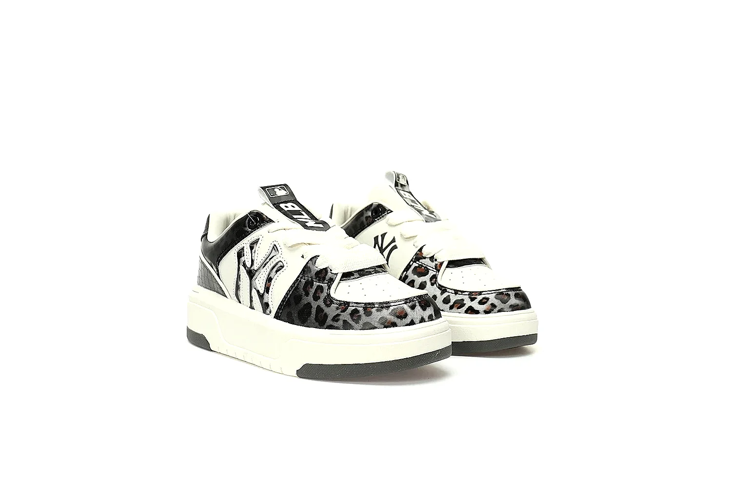 Kako Find List budget photos for New Balance Black White Runner Sneaker thumbnail 6