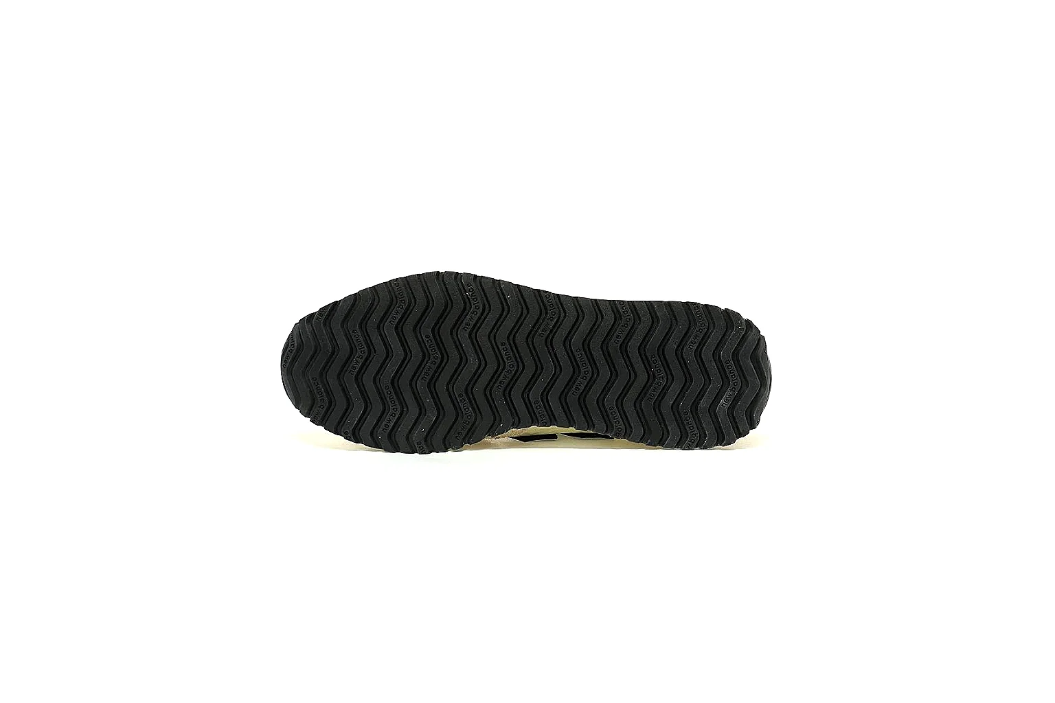 New Balance cream black runner for CNY 420 value shortlist thumbnail 5
