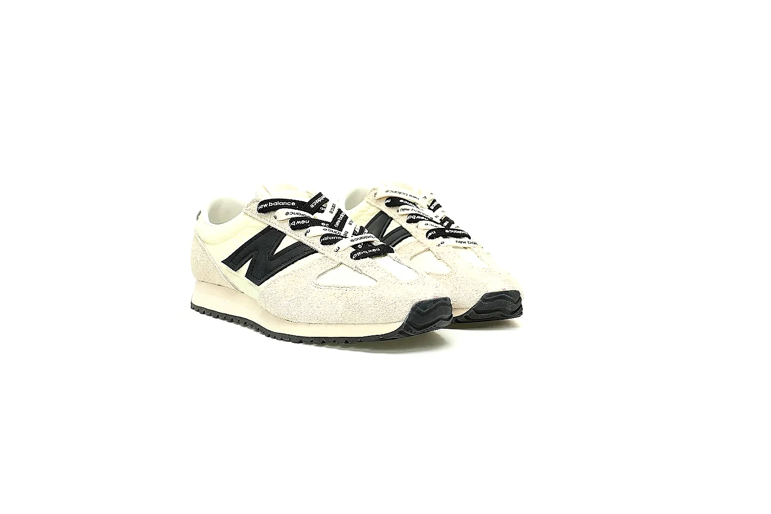 New Balance cream black runner for CNY 420 value shortlist thumbnail 6