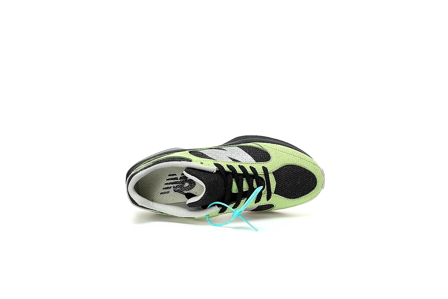 Kako Find List budget photos for New Balance Green Black Trail Runner Sneaker thumbnail 4