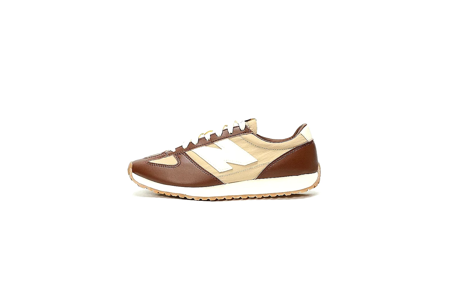 New Balance brown cream gum sole runner value find at CNY 300