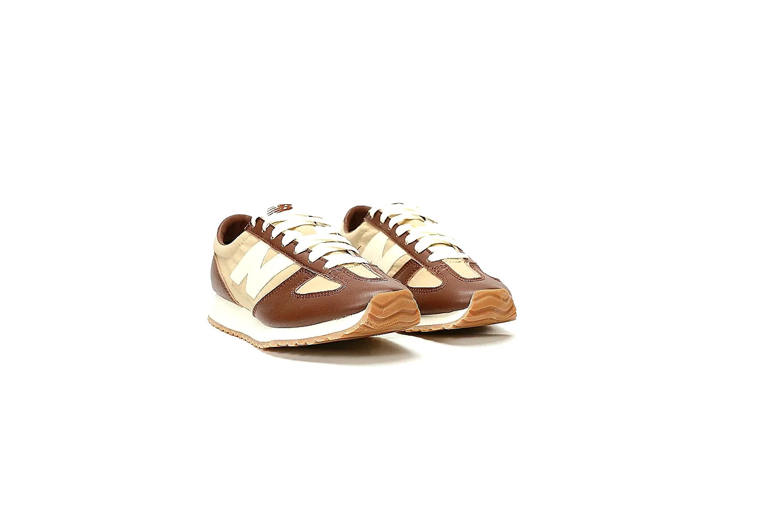 New Balance brown cream gum sole runner value find at CNY 300 thumbnail 5