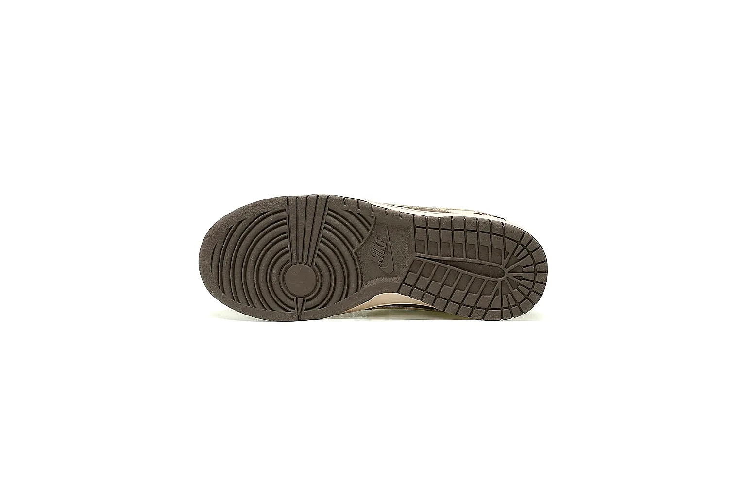 Kako Find List budget photos for Nike Beige Brown Low Court Sneaker thumbnail 4