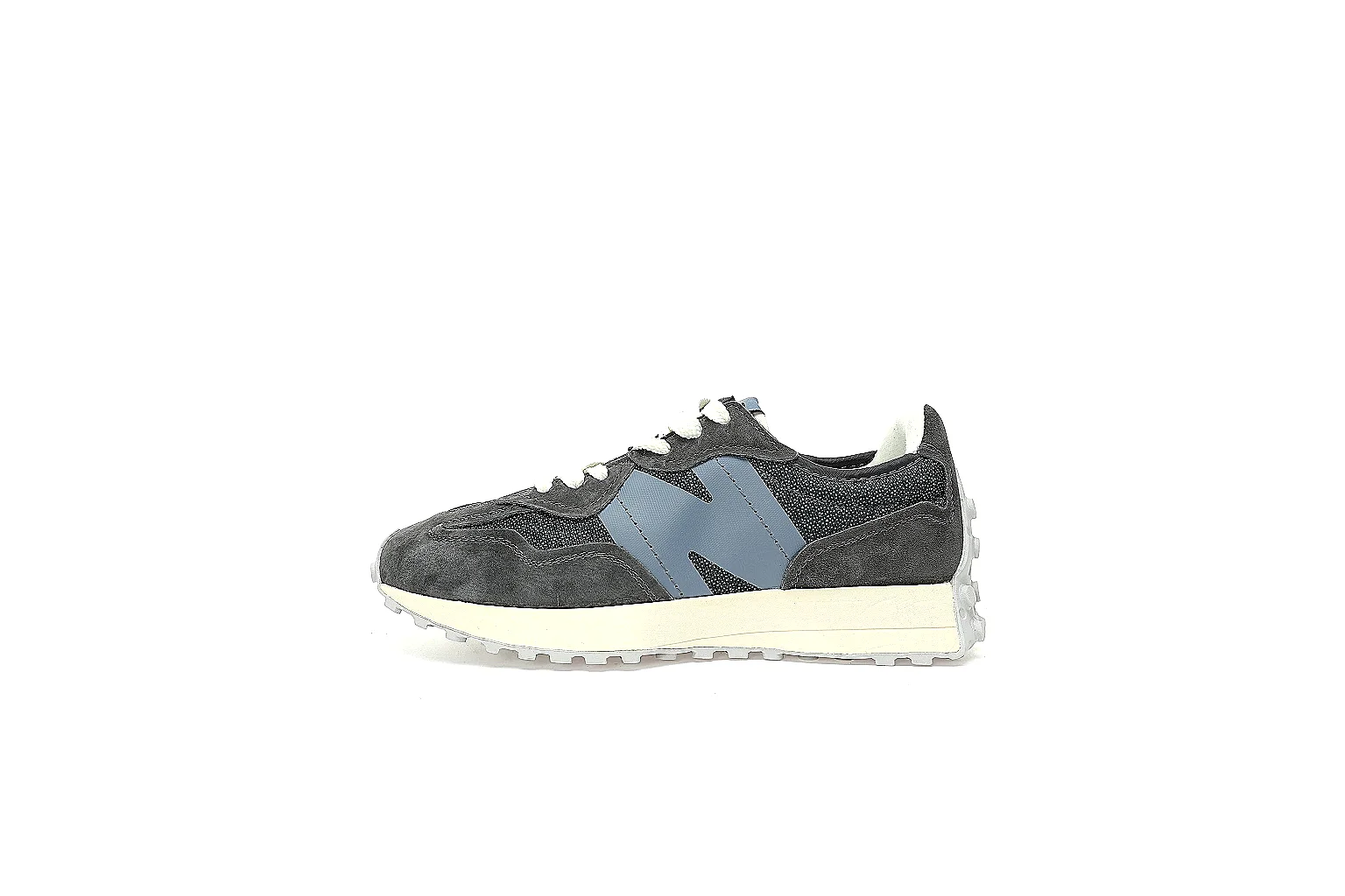 Kako Find List budget photos for Nike Black Gum Low Court