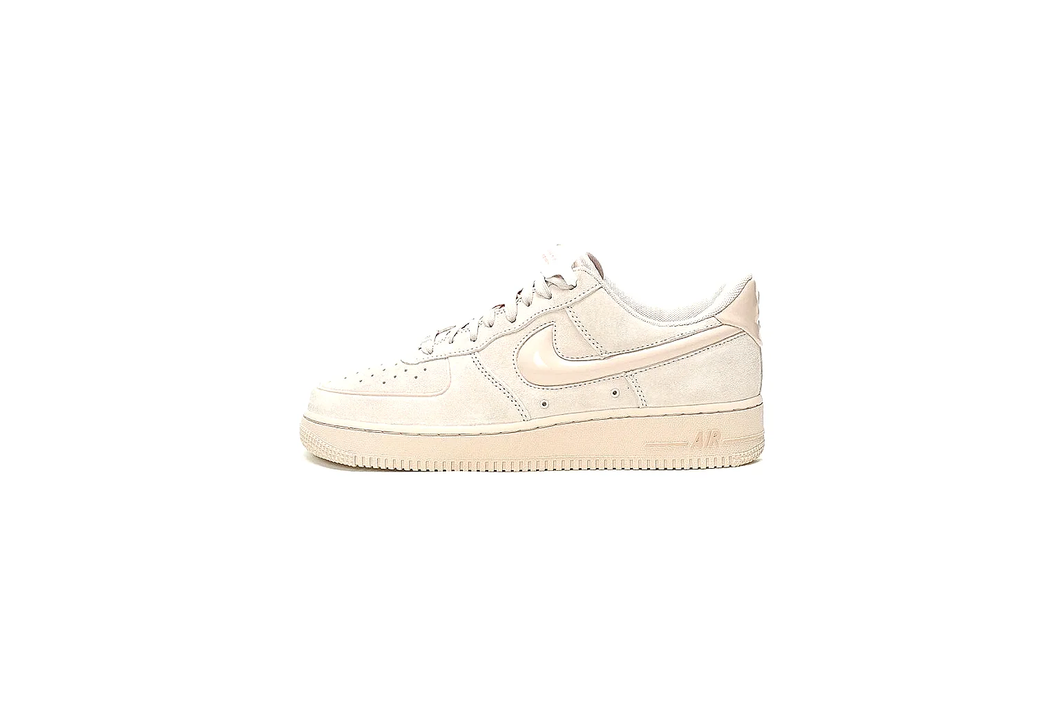 Kako Find List budget photos for Nike Cream Low Court Sneaker