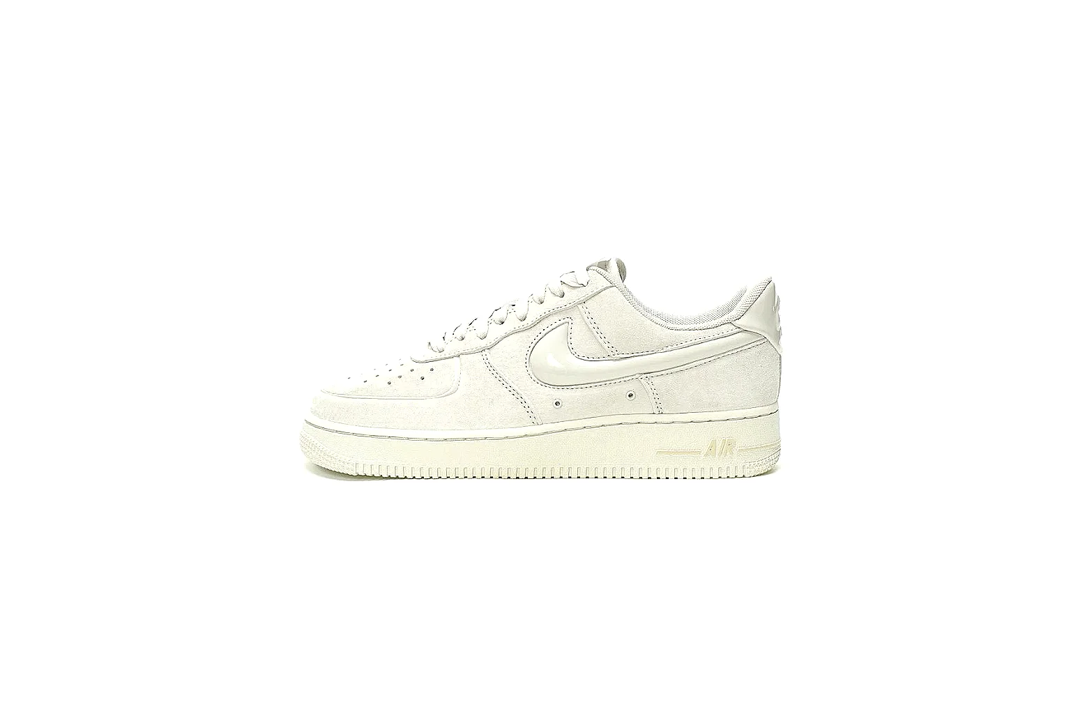 Kako Find List budget photos for Nike Cream Low Court Sneaker