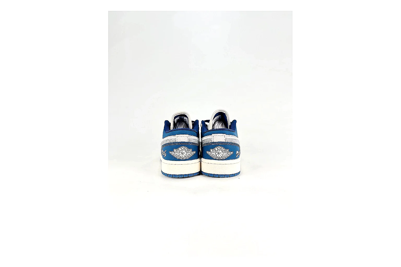 kakofindlist.com Nike Dunk Low White Blue budget shortlist note six-photo gallery thumbnail 4