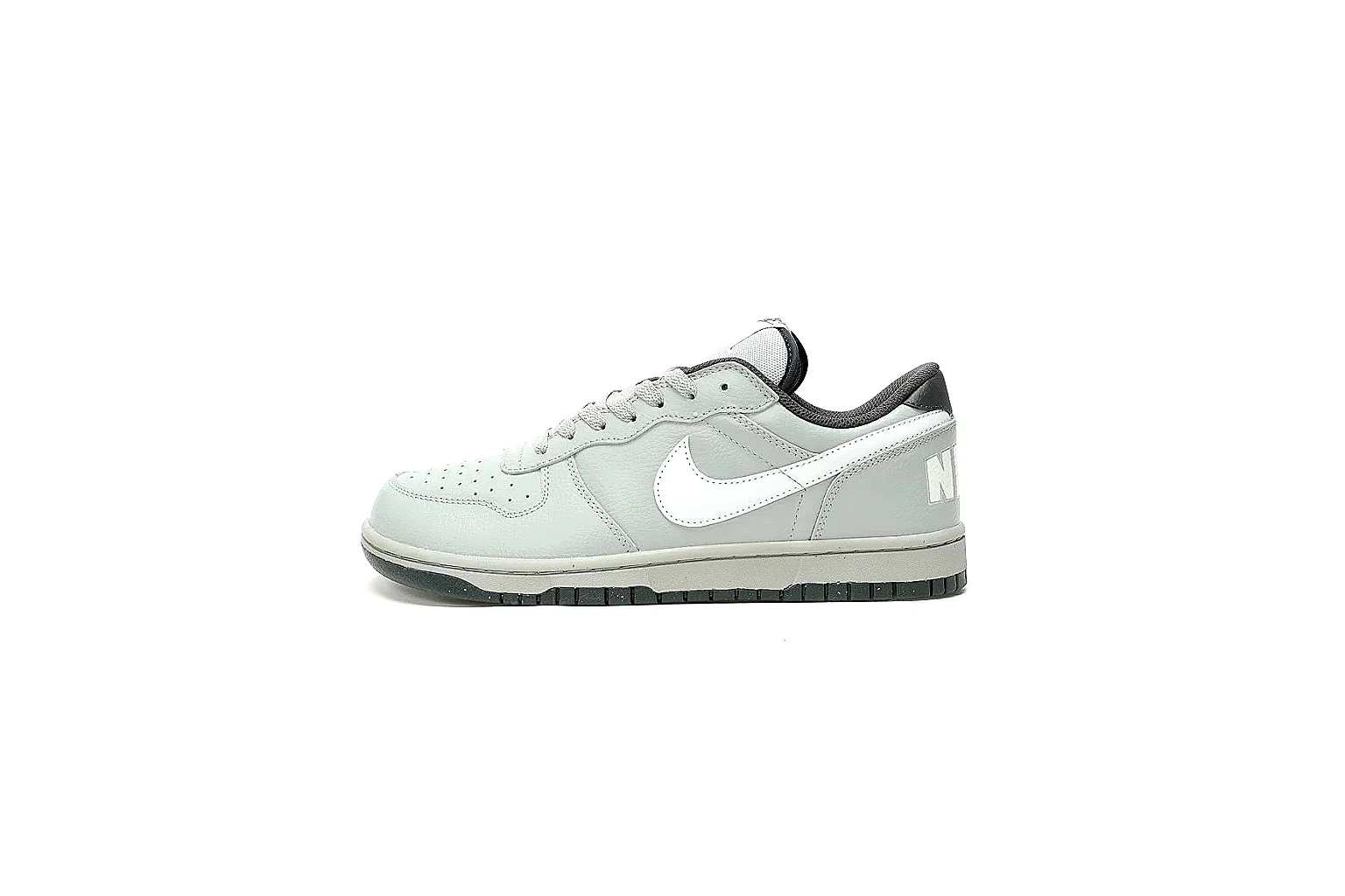 Kako Find List budget photos for Nike Gray Low Court