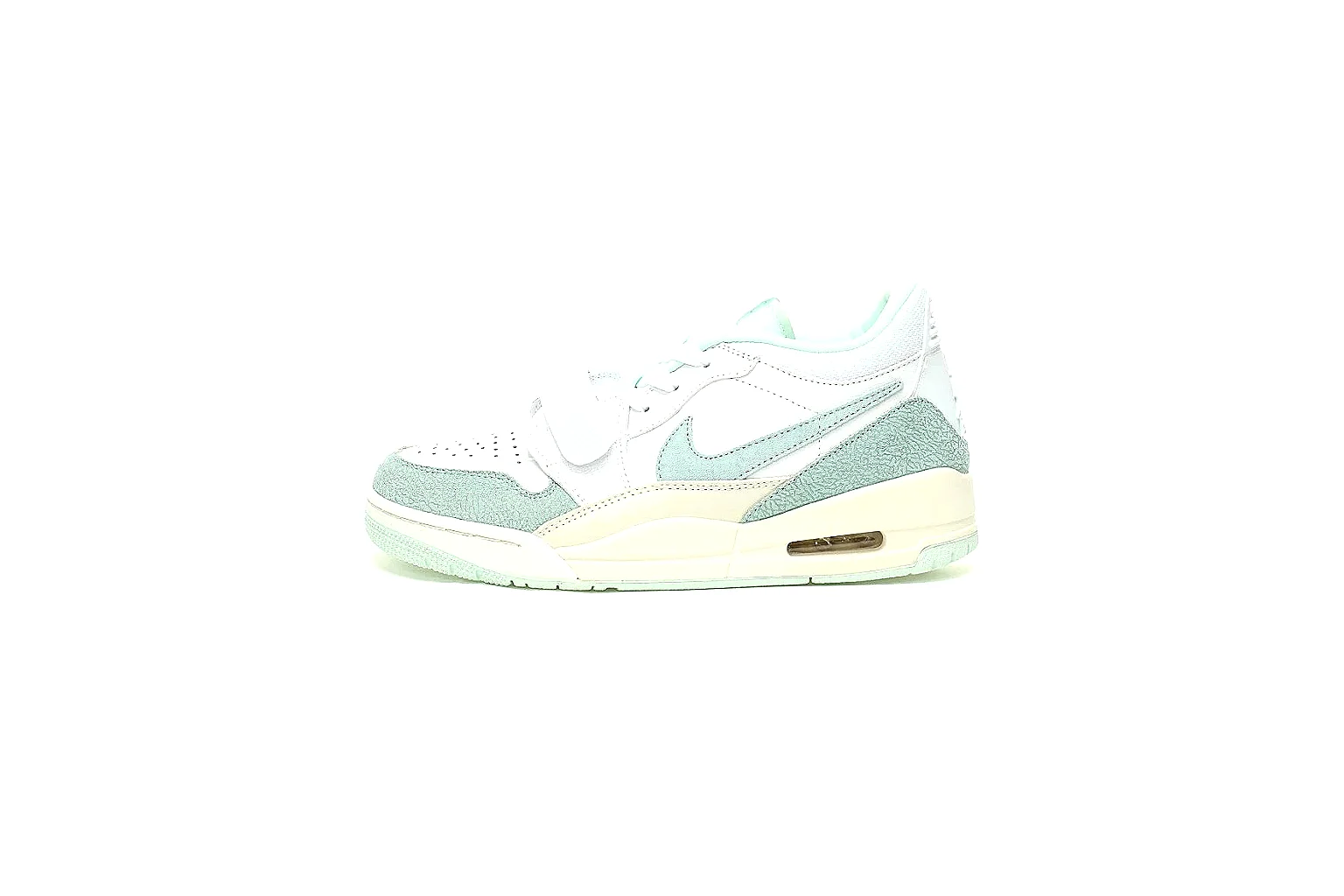 Kako Find List budget photos for Nike Mint Cream Retro Runner