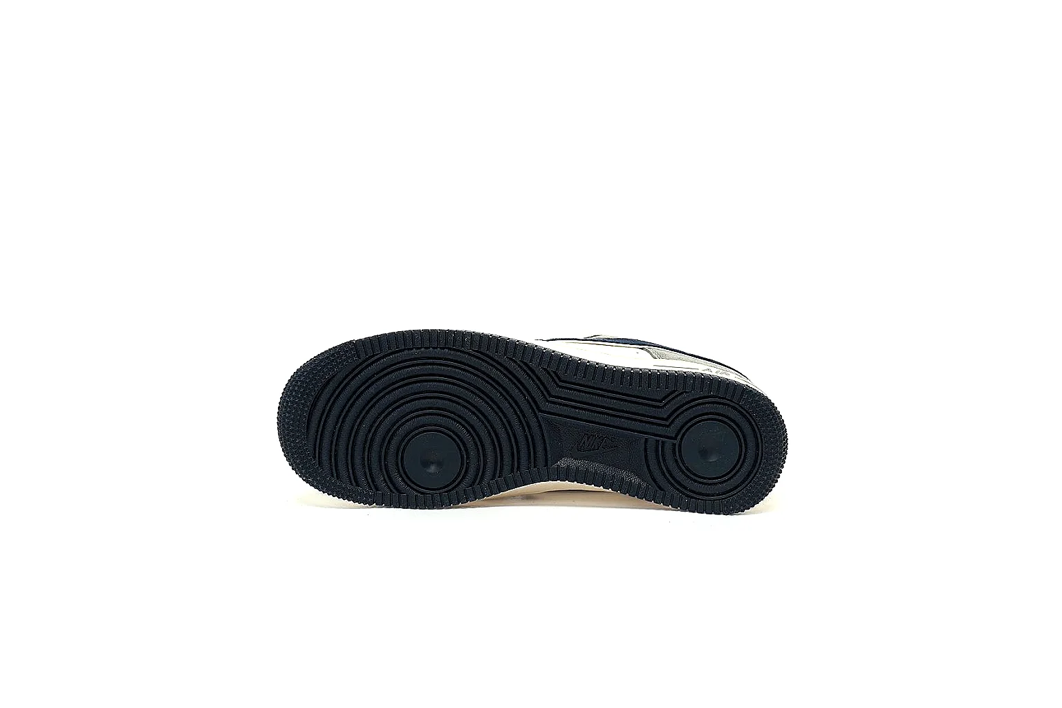 Kako Find List budget photos for Nike Navy White Low Court Sneaker thumbnail 5