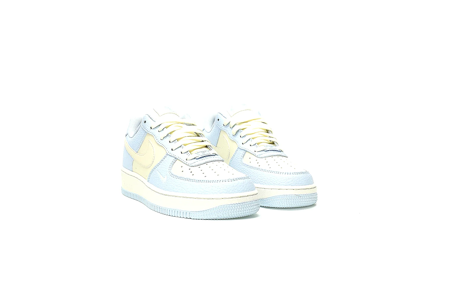 Kako Find List budget photos for Nike Pale Blue Low Court Sneaker thumbnail 5