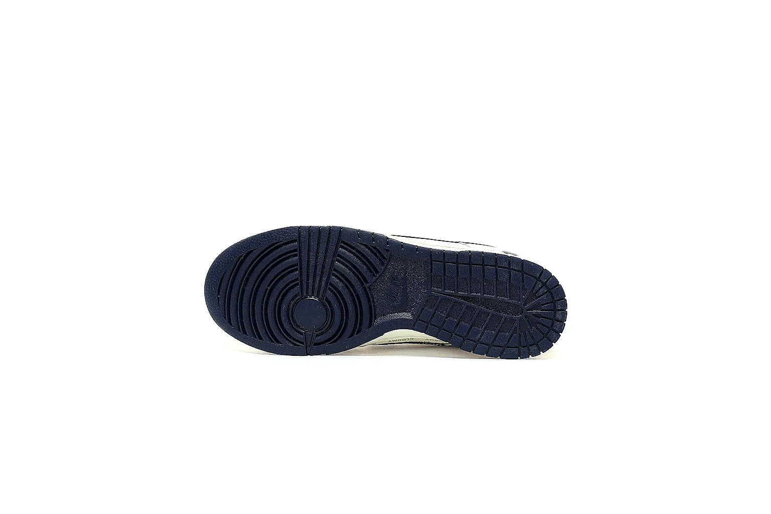 Kako Find List budget photos for Nike White Black Low Court thumbnail 5