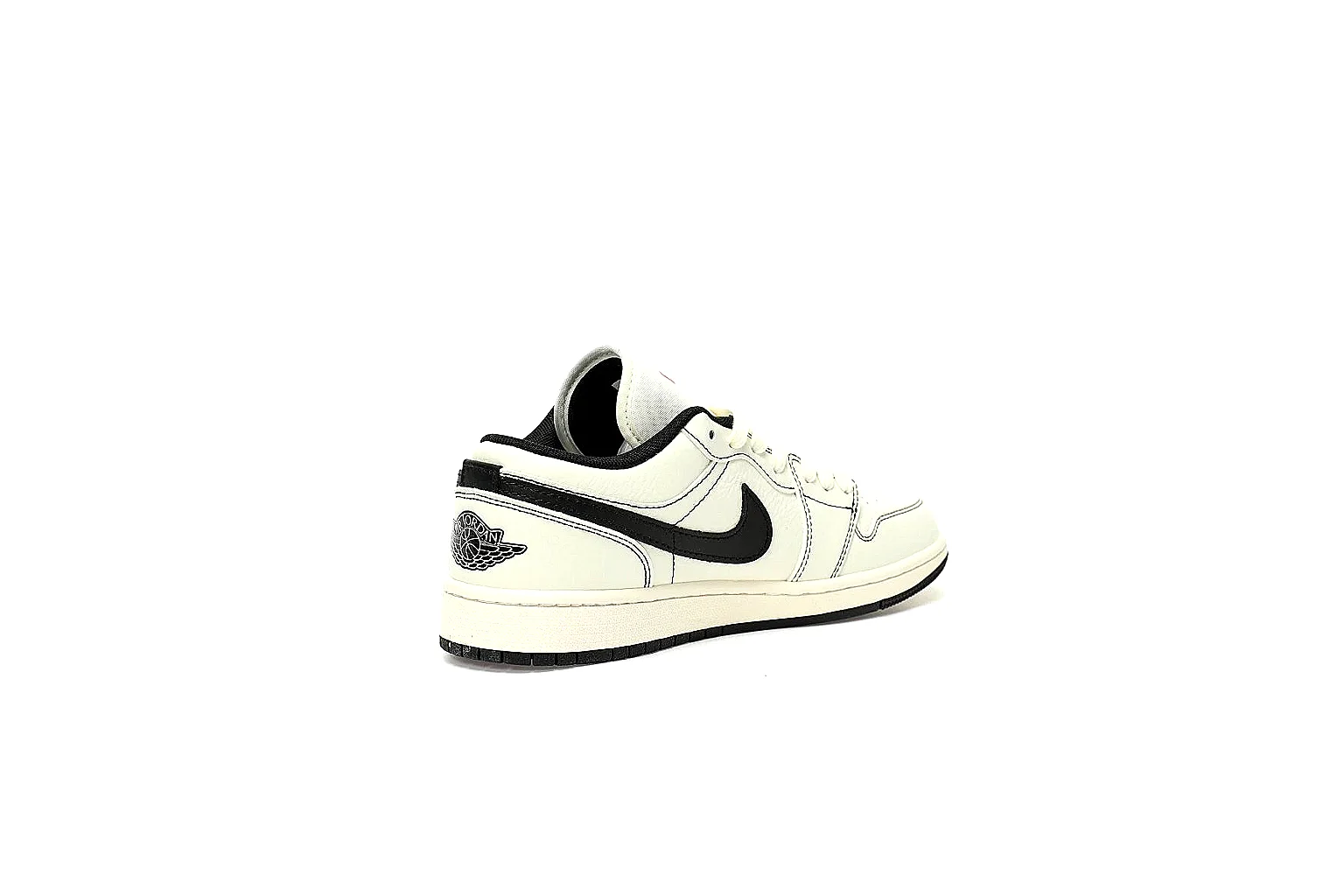 Kako Find List budget photos for Nike White Black Low Court Sneaker thumbnail 3