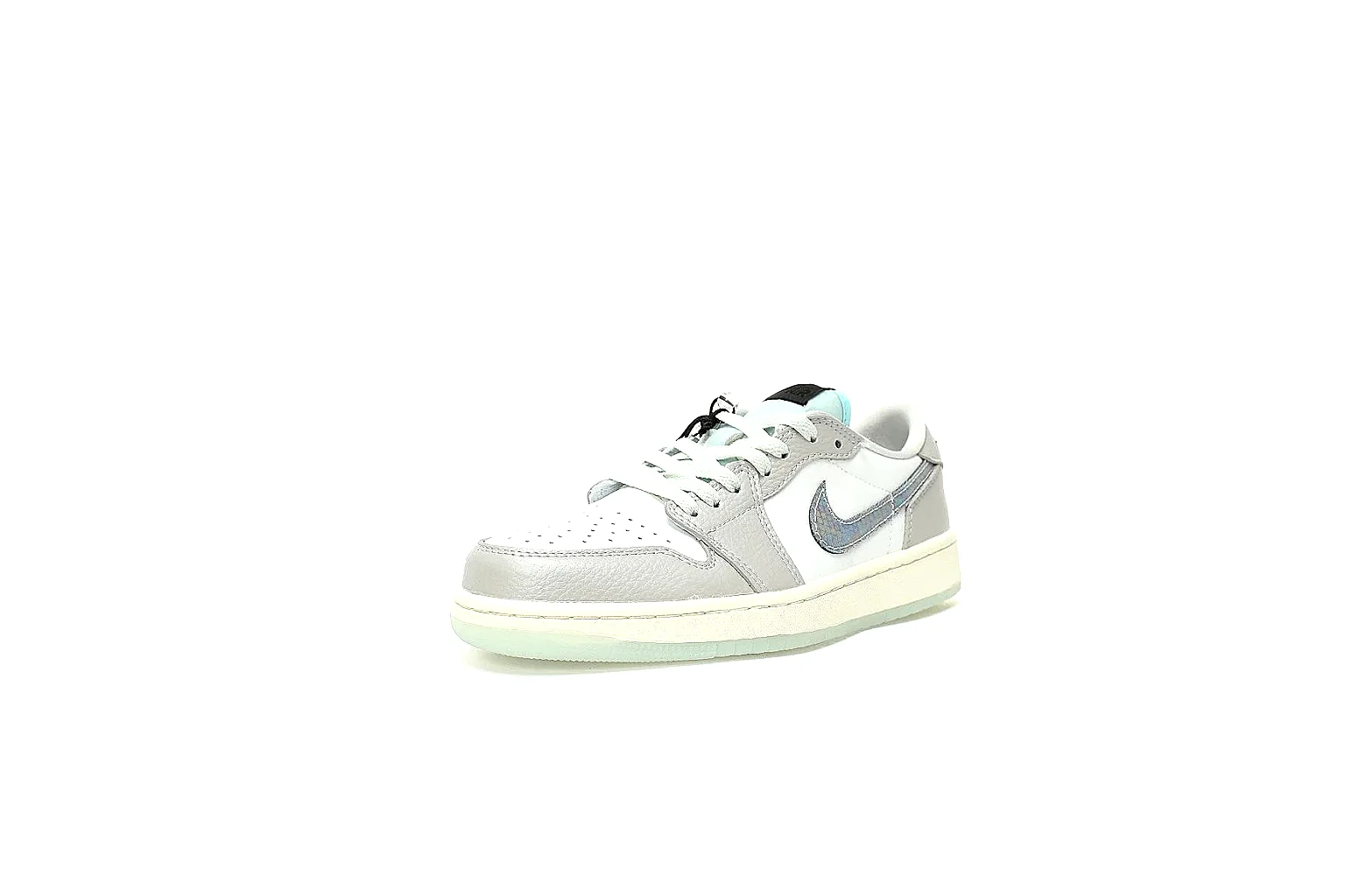 Kako Find List budget photos for Nike White Green Low Court thumbnail 2