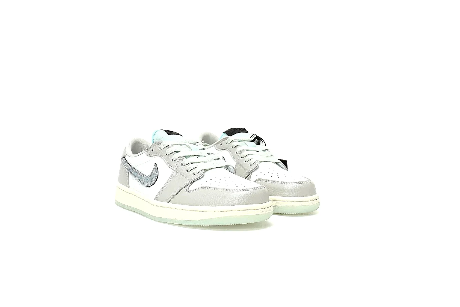 Kako Find List budget photos for Nike White Green Low Court thumbnail 6