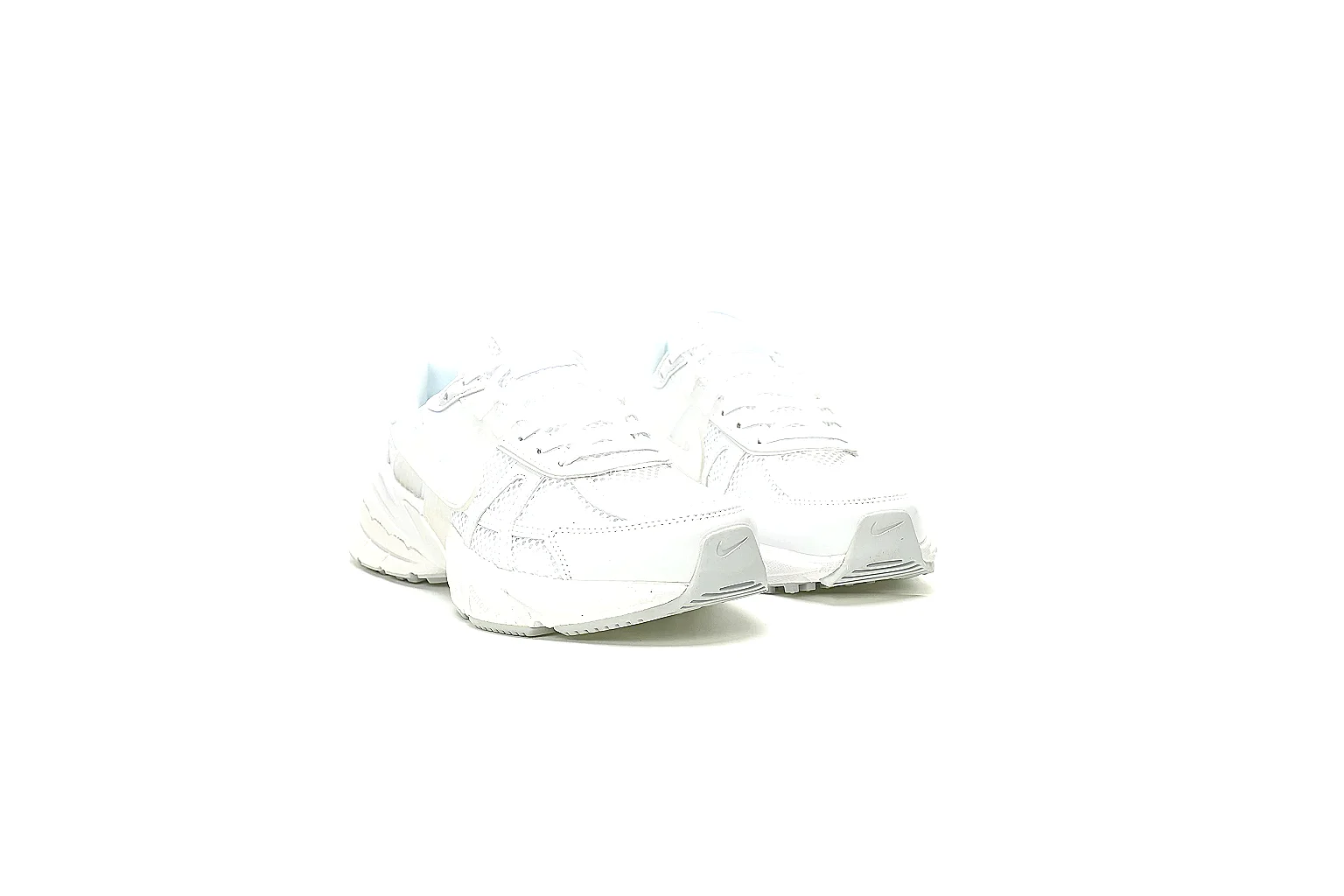 Kako Find List budget photos for Other White Low Court Sneaker thumbnail 5